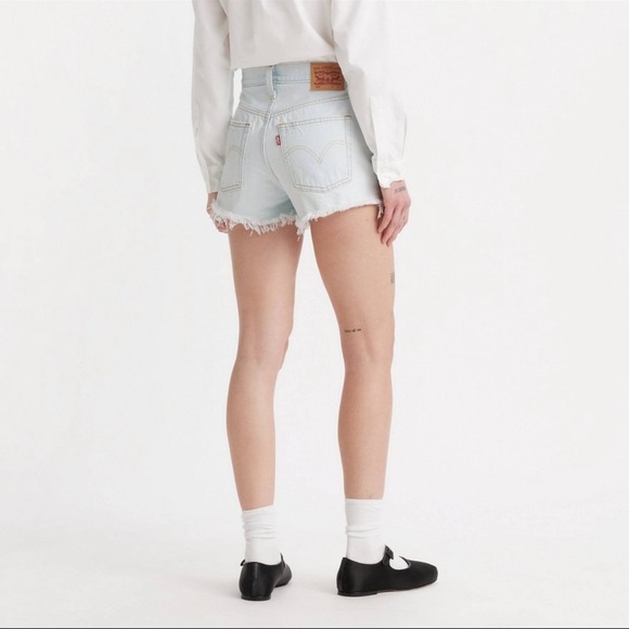 Levi's• Women's 501° Original Shorts - Find Time 27: High Rise Denim, Fly Button - Picture 3 of 10